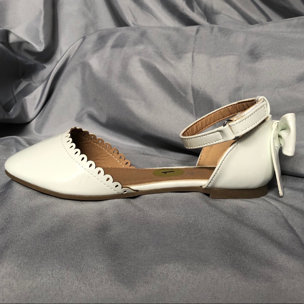 NWOT Fancy Flats/Girls’ ‘Arty’ Shiny White/Sz. 1